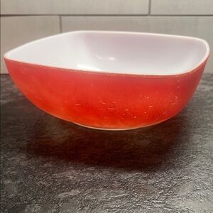 Vintage Pyrex square red hostess bowl. 2.5 qt. Excellent condition